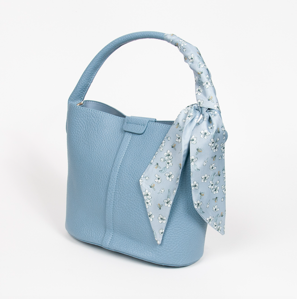 IBELIN Bucketbag With Scarf Light Blue Rosenvinge